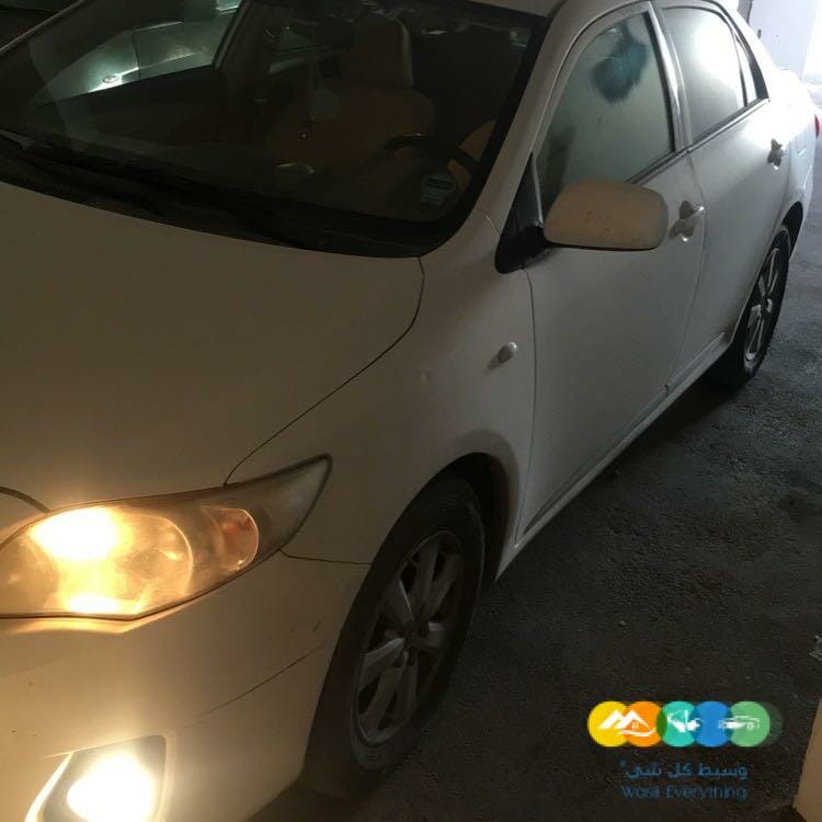 للبيع كورولا موديل 2011