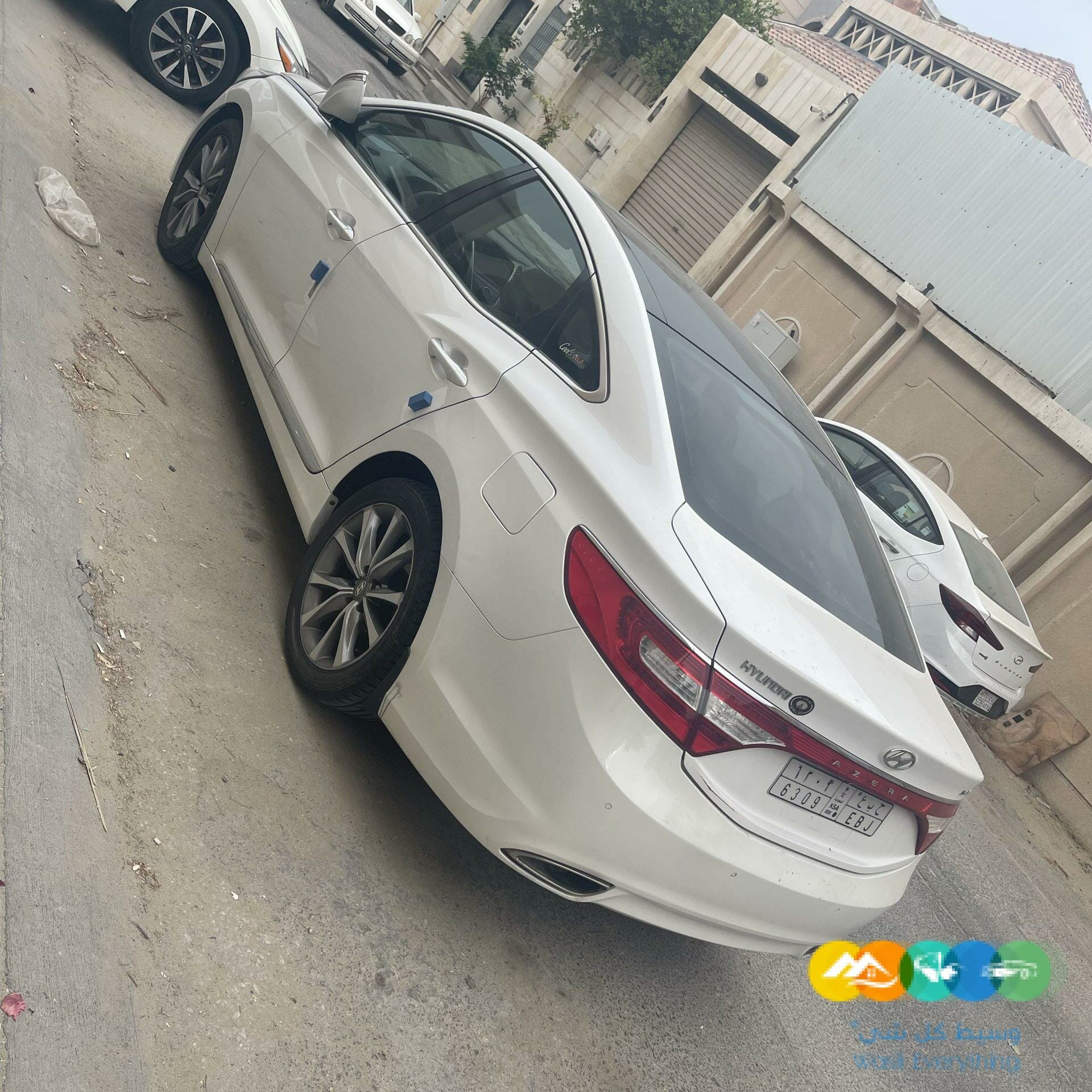 سياره هيواندي ازيرا