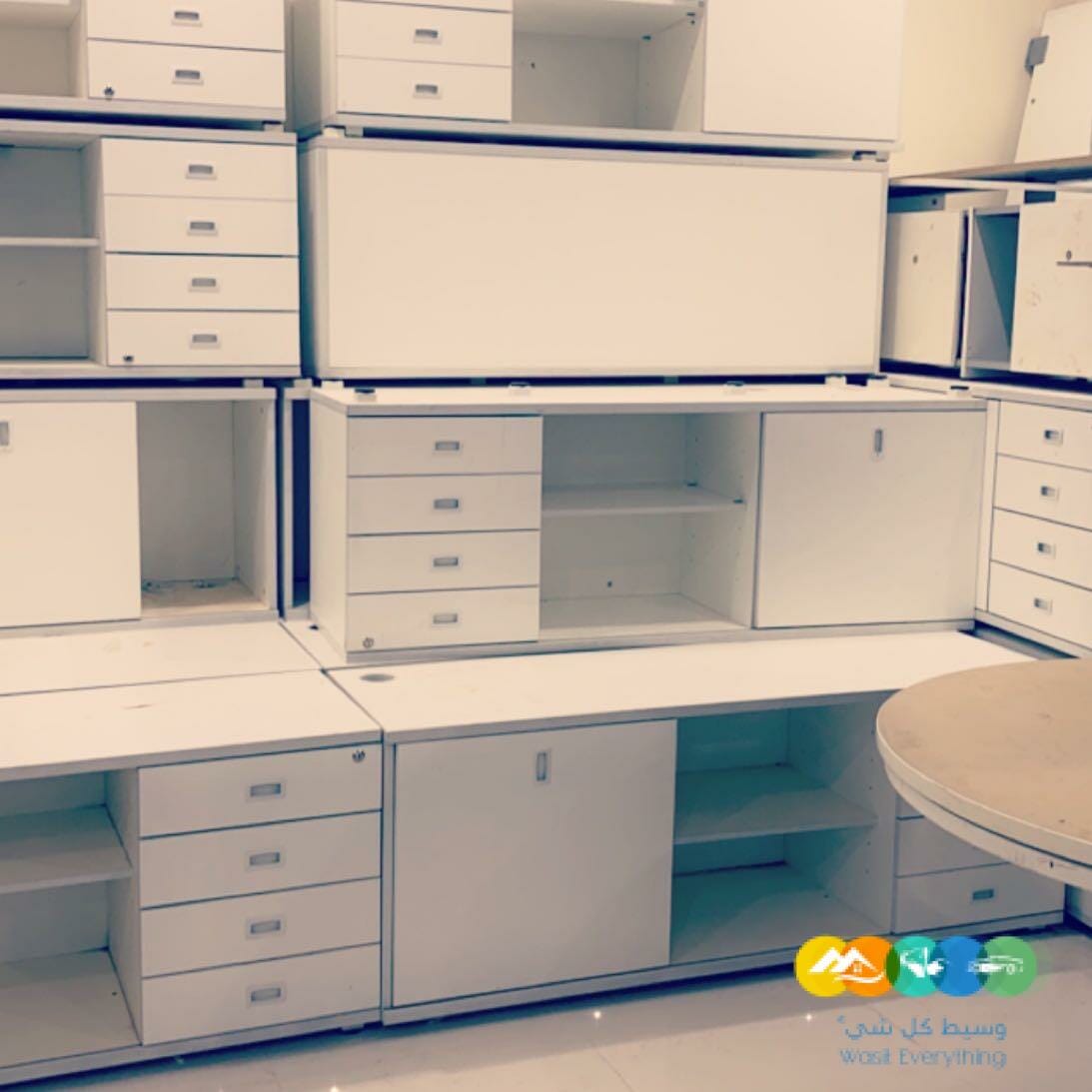 طاولات اسبانيه مكتبه