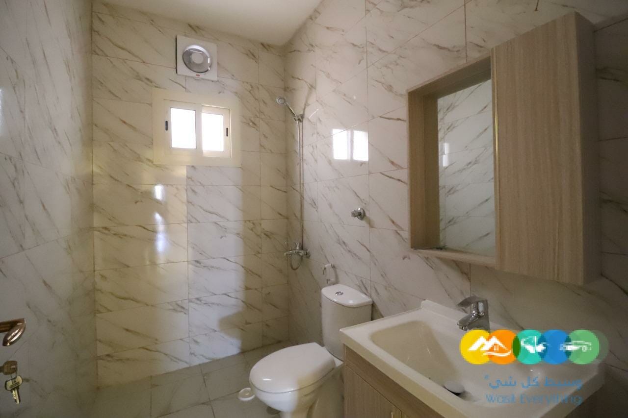 للبيع شقه فاخره 4غرف جديده