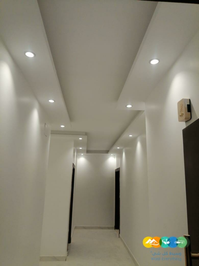 للبيع شقه فاخره 4غرف جديده