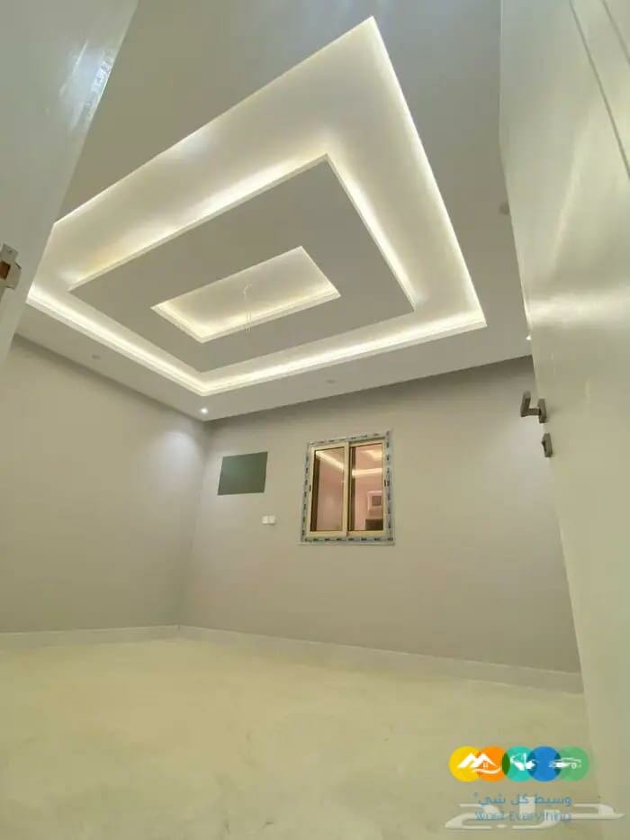 للبيع شقه فاخره5غرف جديده