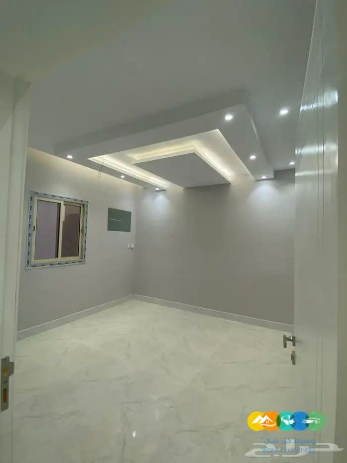 للبيع شقه فاخره 4غرف جديده