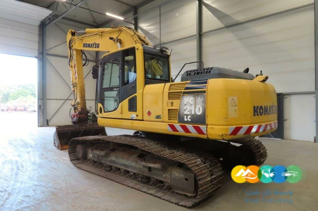 حفار كوماتسو PC210LC-8 للبيع