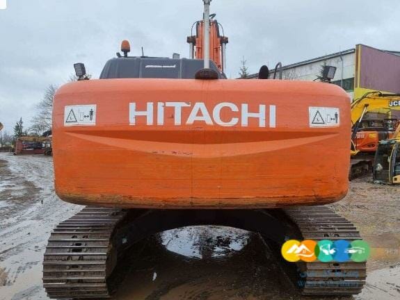 حفار هتاشي للبيع بسعر لامثيل له