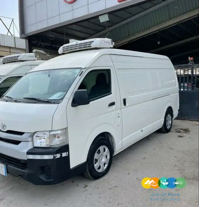 تويوتا باص ثلاجه سقف قبه نضيف