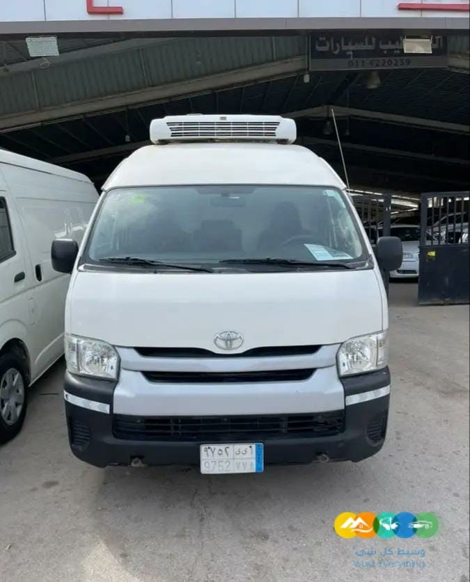 تويوتا باص ثلاجه سقف قبه نضيف