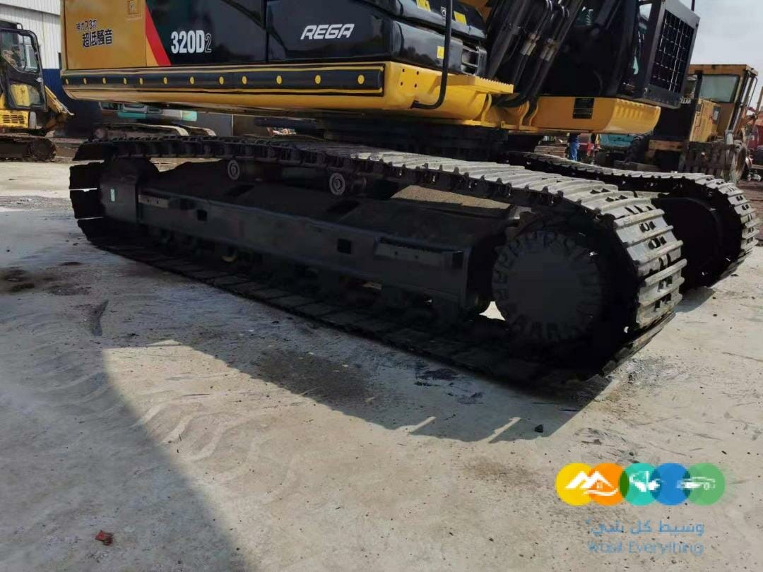 حفار كاتربلر 320D للبيع