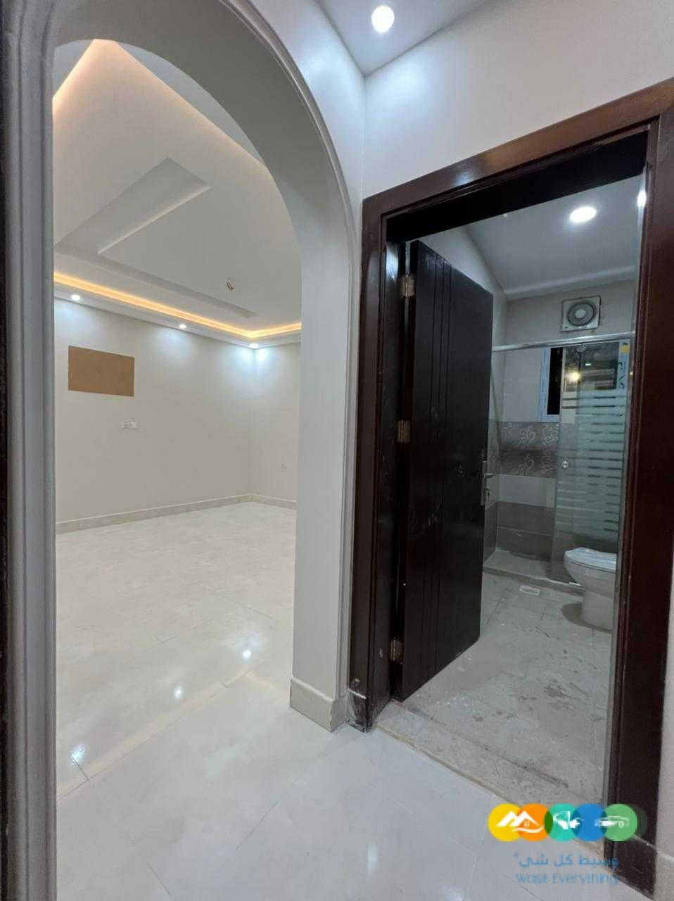 شقق كبيرة ٥ غرف وصالتين مساحة