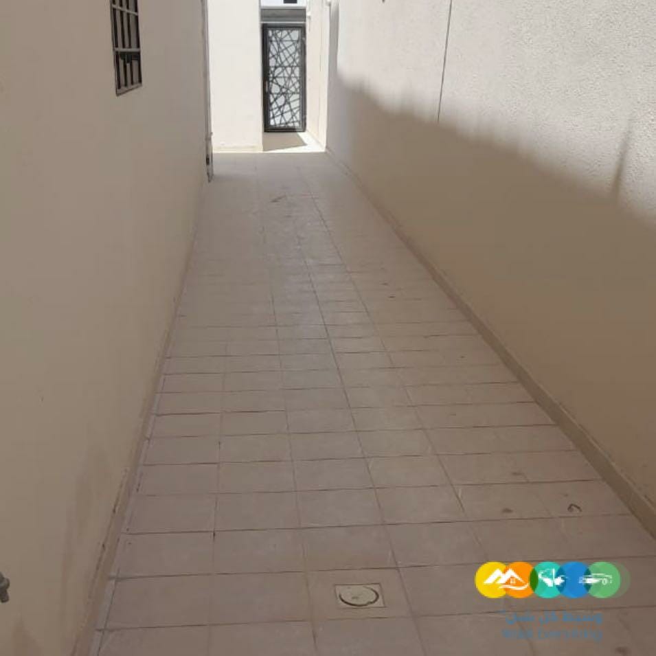 فله متصلة للبيع في الخبر