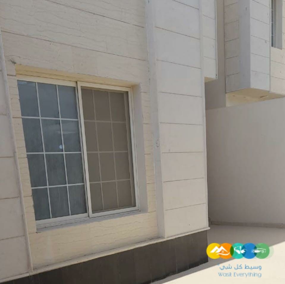 فله متصلة للبيع في الخبر