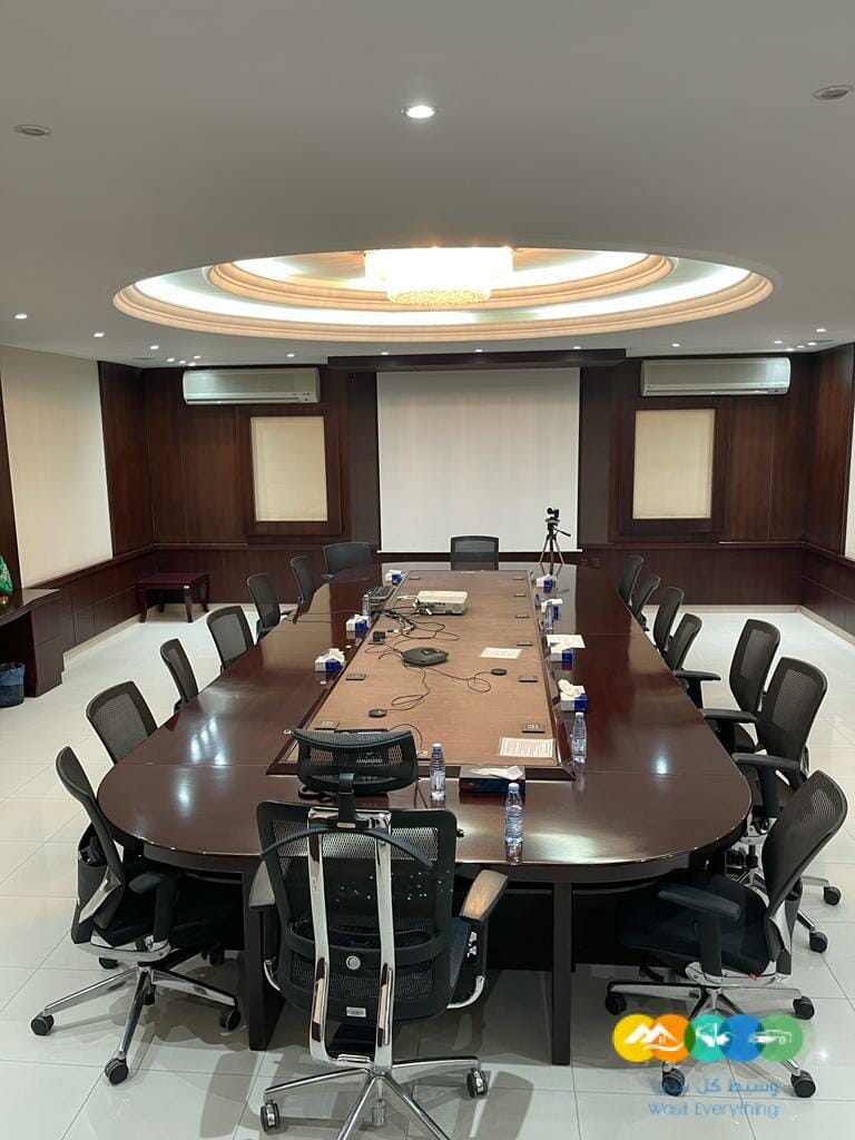 مكاتب مؤثثة للتاجير