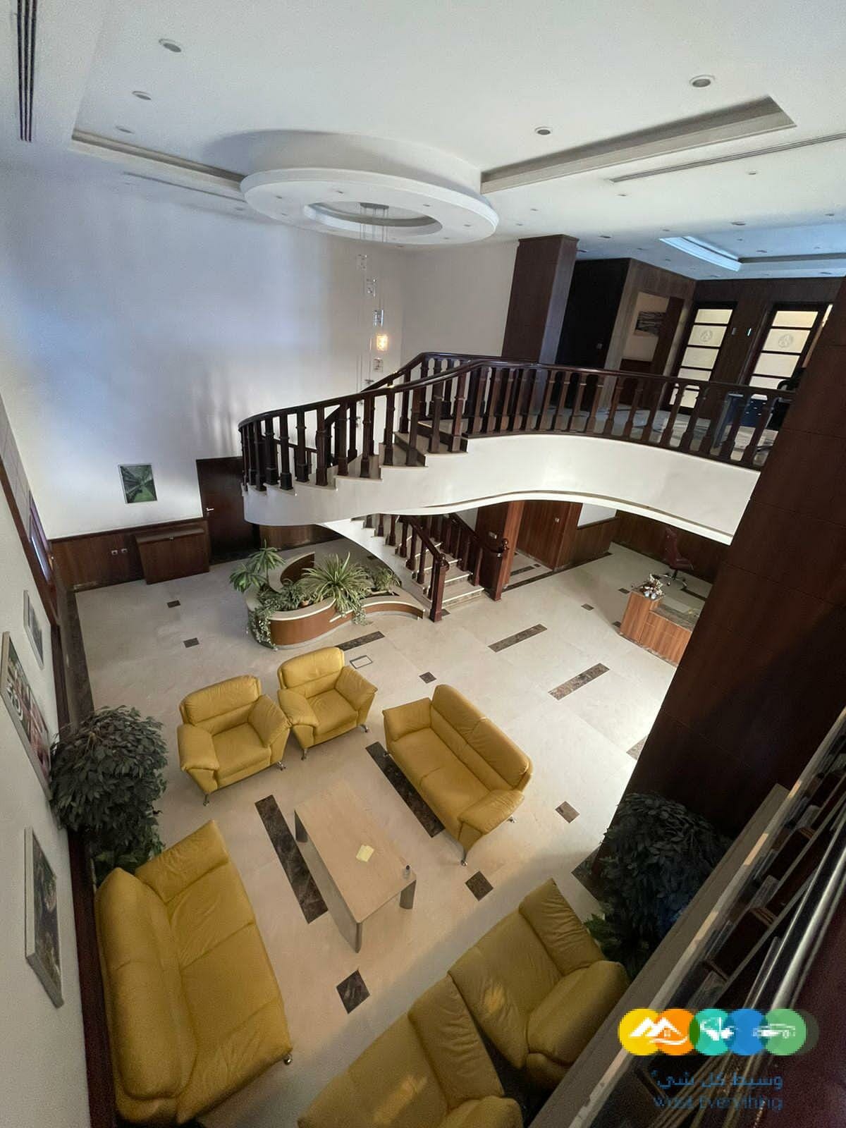 مكاتب مؤثثة للتاجير