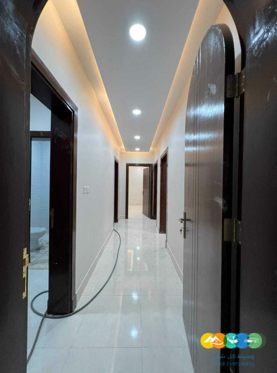 شقق كبيرة ٥ غرف وصالتين مساحة