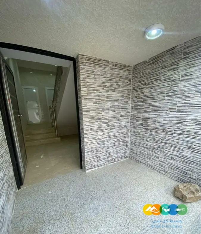 فلل روف علوي للبيع والتمليك