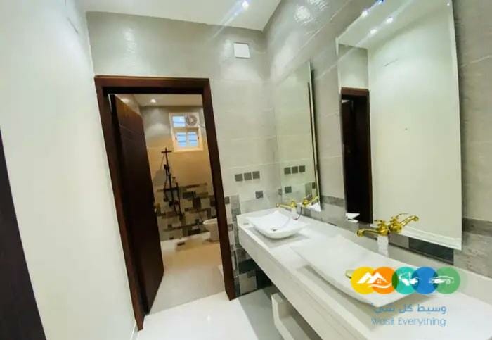 فلل منفصله دورين وملحق للبيع