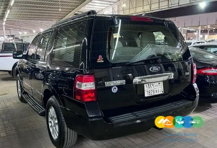 فورد اكسبديشن 2013 نضيف