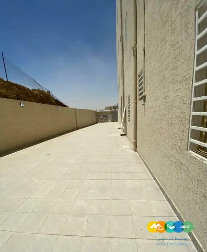 شقق أرضية مستقلة للبيع
