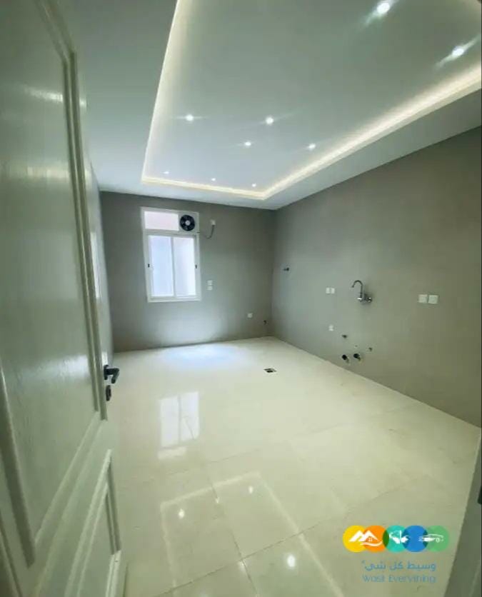 فلل على شارعين للبيع والتمليك