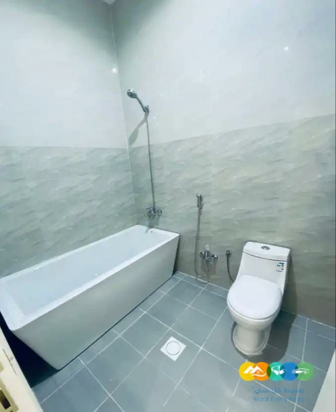 فيلا مساحة 300 م ابها الموظفين