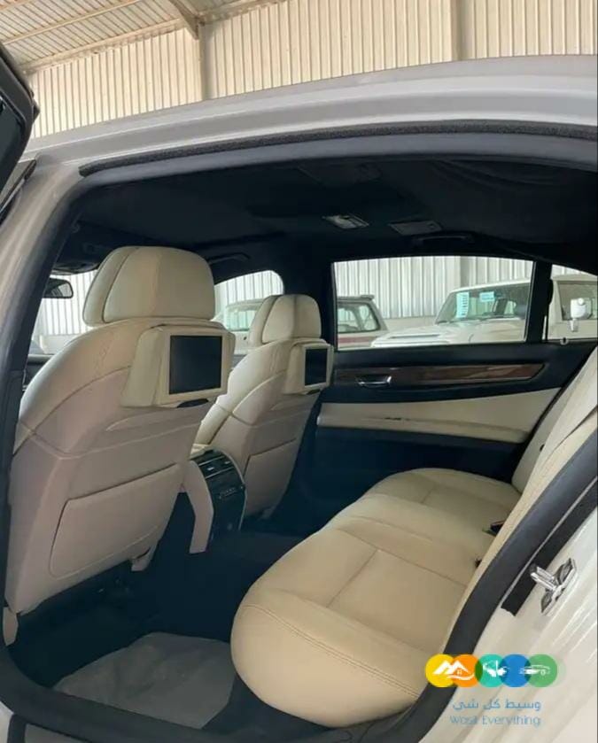 بي ام 2009 حجم 740 / تم البيع