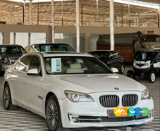 بي ام 2009 حجم 740 / تم البيع