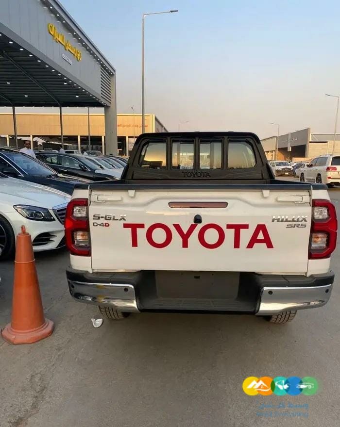 هايلوكس 2023 ديزل 2400 S_GLX