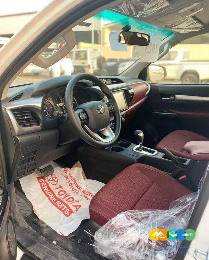 هايلوكس 2023 ديزل 2400 S_GLX