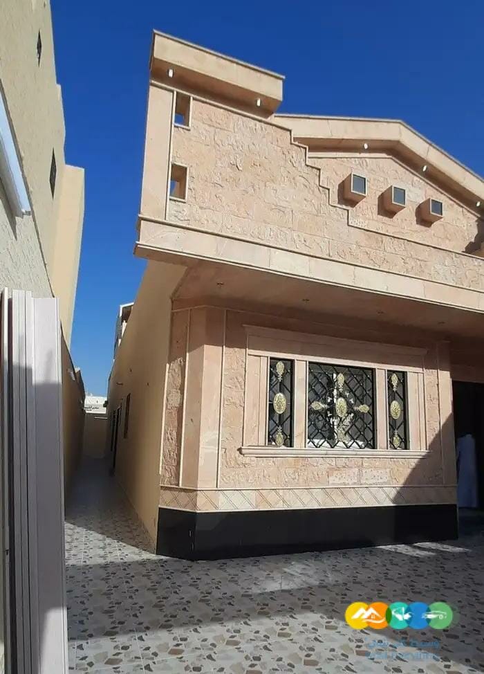 دور ارضي مؤسس لشقق مستخدم