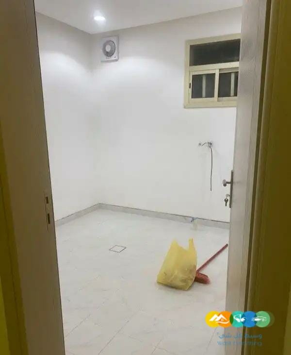 شقة دور ارضي مدخلين 125 متر