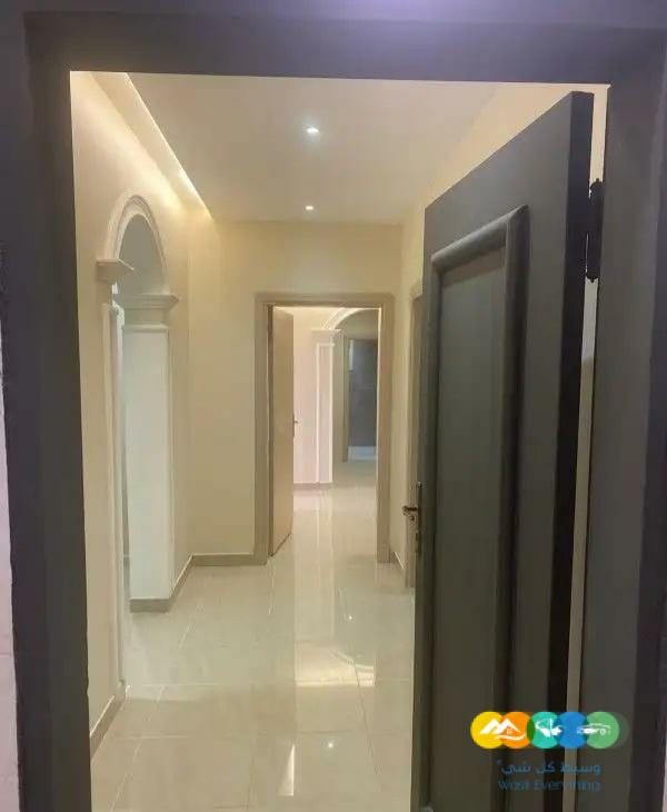 شقة دور ارضي مدخلين 125 متر