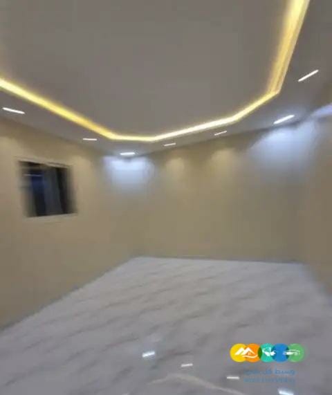 دور وثلاث شقق بحي بدر المزيني