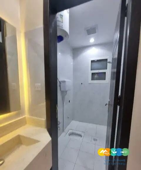 دور وثلاث شقق بحي بدر المزيني