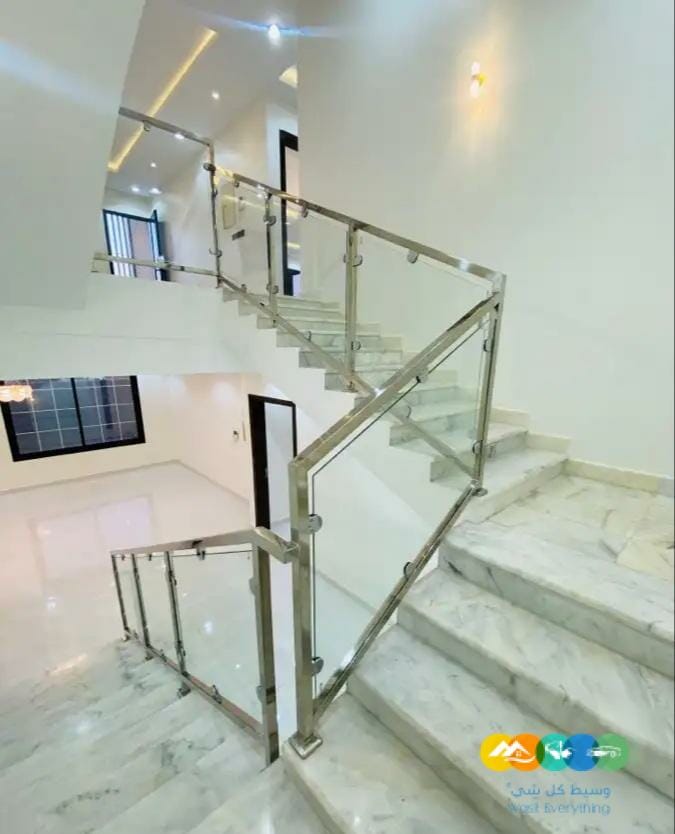 فيلا فاخرة للبيع على ارض كامل