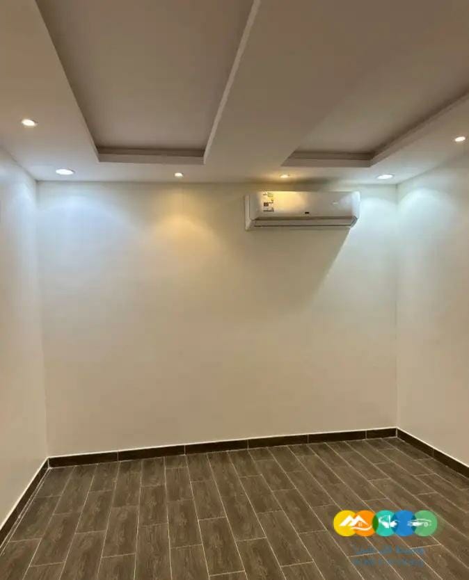 للايجار دور ارضي مستقل بطويق // منتهي