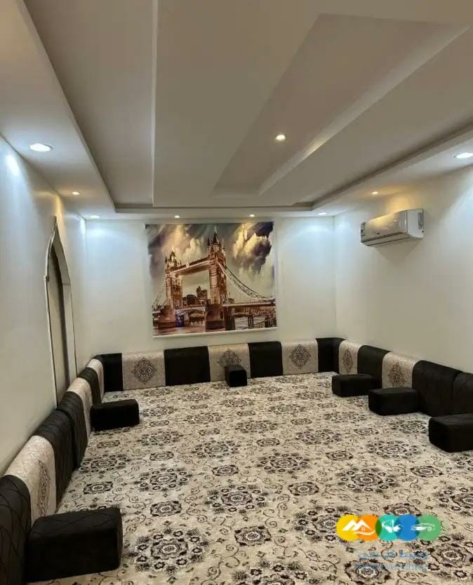 للايجار دور ارضي مستقل بطويق // منتهي