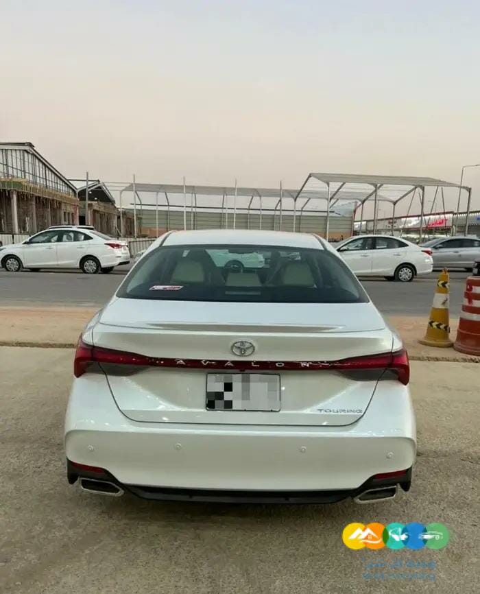 تويوتا افالون 2022 اصفار
