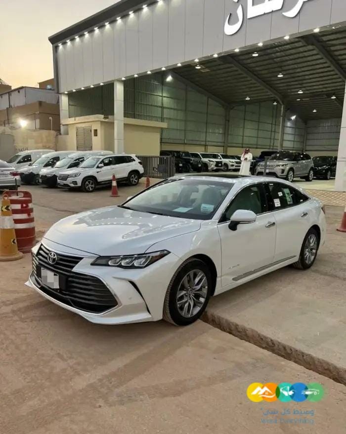 تويوتا افالون 2022 اصفار