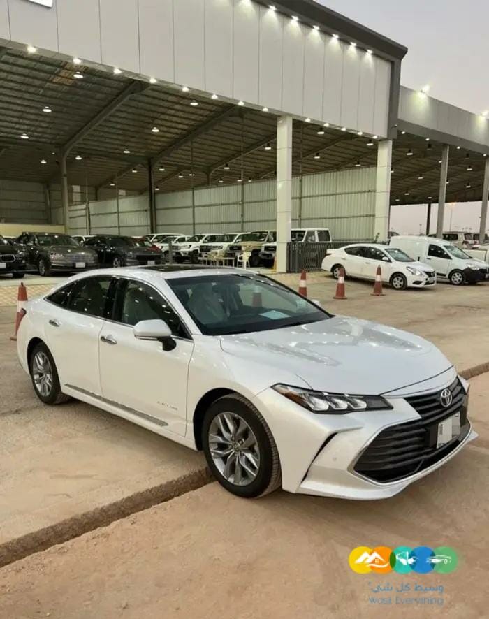 تويوتا افالون 2022 اصفار