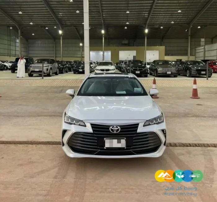 تويوتا افالون 2022 اصفار