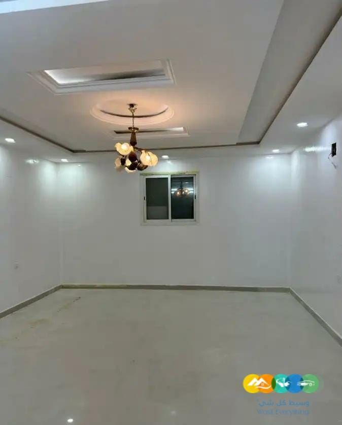 للايجار دور ارضي م400 طويق