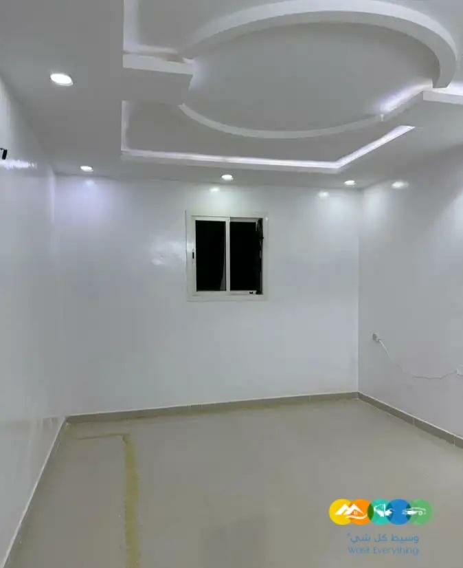 للايجار دور ارضي م400 طويق