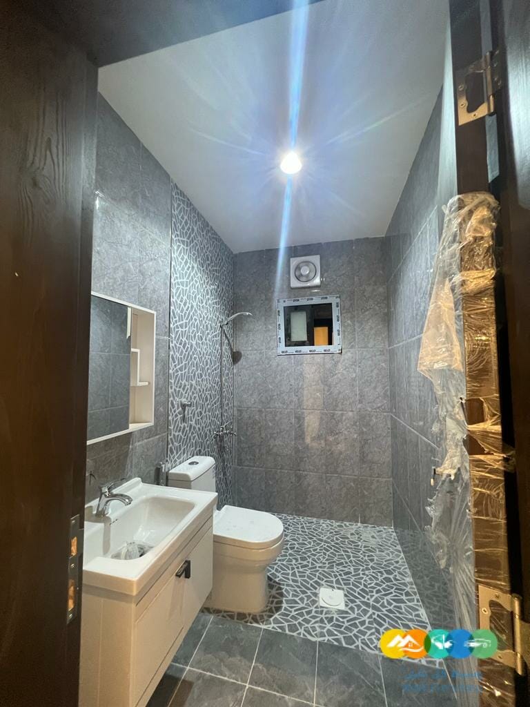 تتوفر شقة 4 غرف جاهزة للسكن