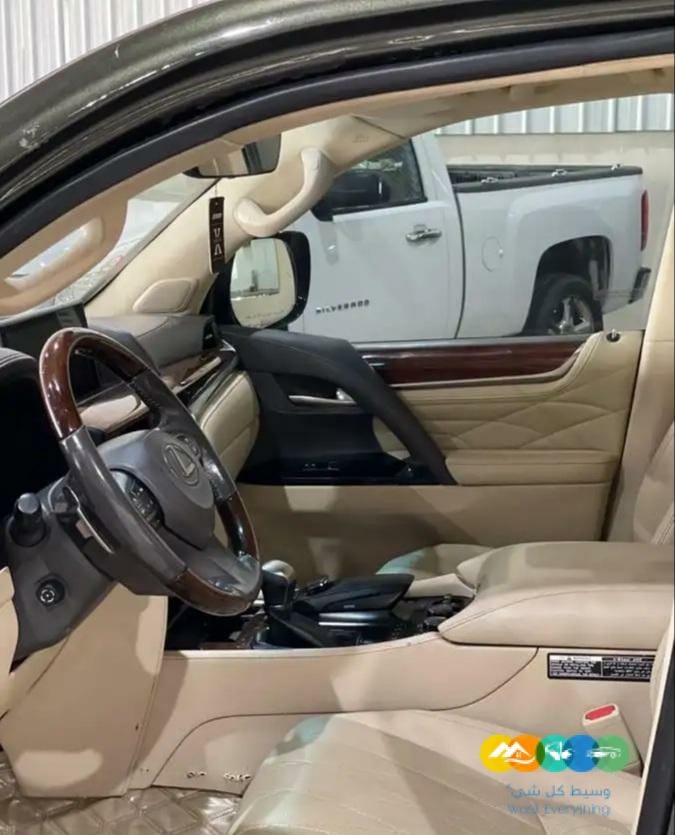 جيب لكزس 2018 (( تم البيع ))