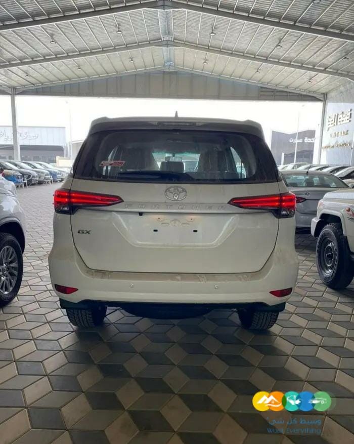 فورتشنر 4×4 GX2 بنزين 2022