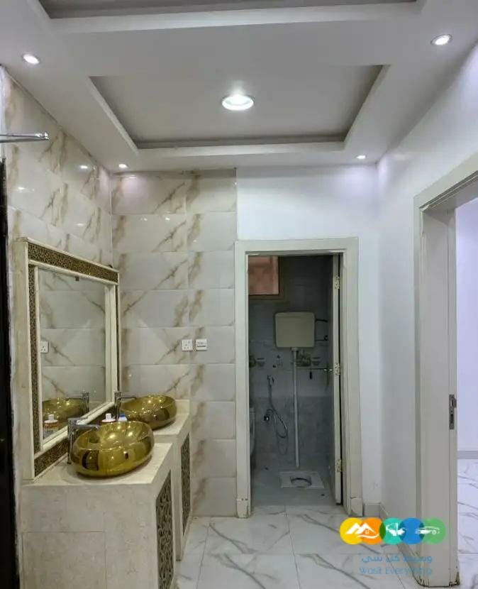 للايجار شقه ف الرياض حي طويق