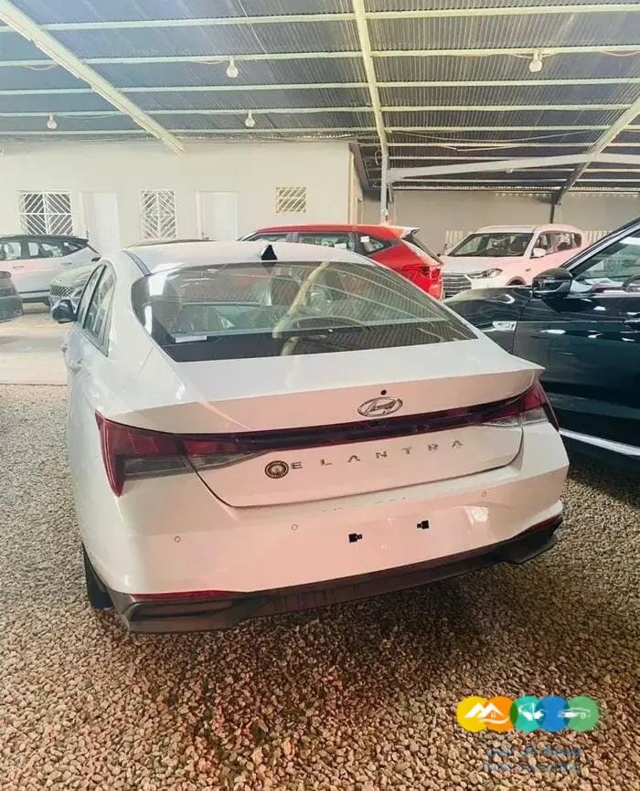 هيونداي النترا سمارت 2023