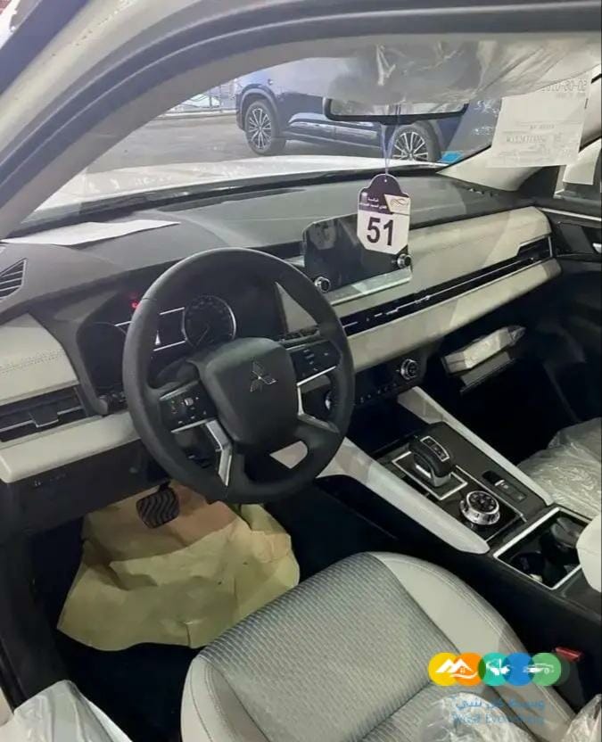 ميتسوبيشي – اوتلاندر – 2023