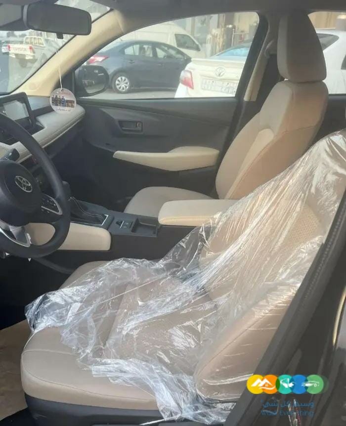 تويوتا يارس 2023 Y بلس اصفار