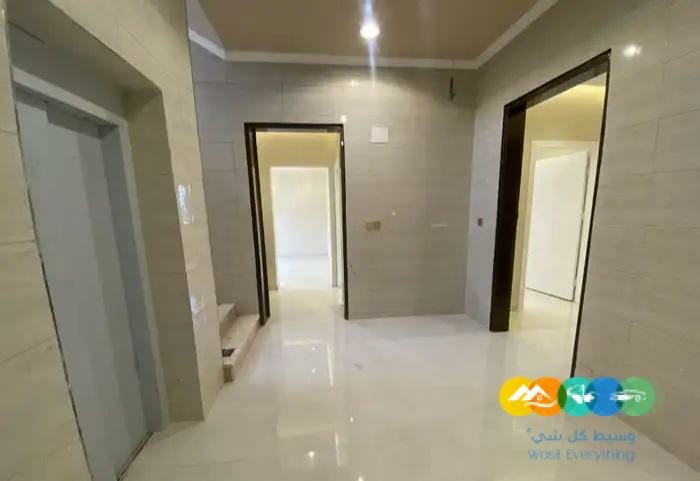 شقق روف أرضية وعلويه للبيع